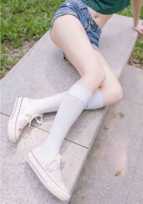 美女脱个精光18_1080高清免费观看