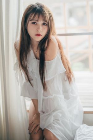 手伸进内衣里疯狂揉捏_1080免费全集观看